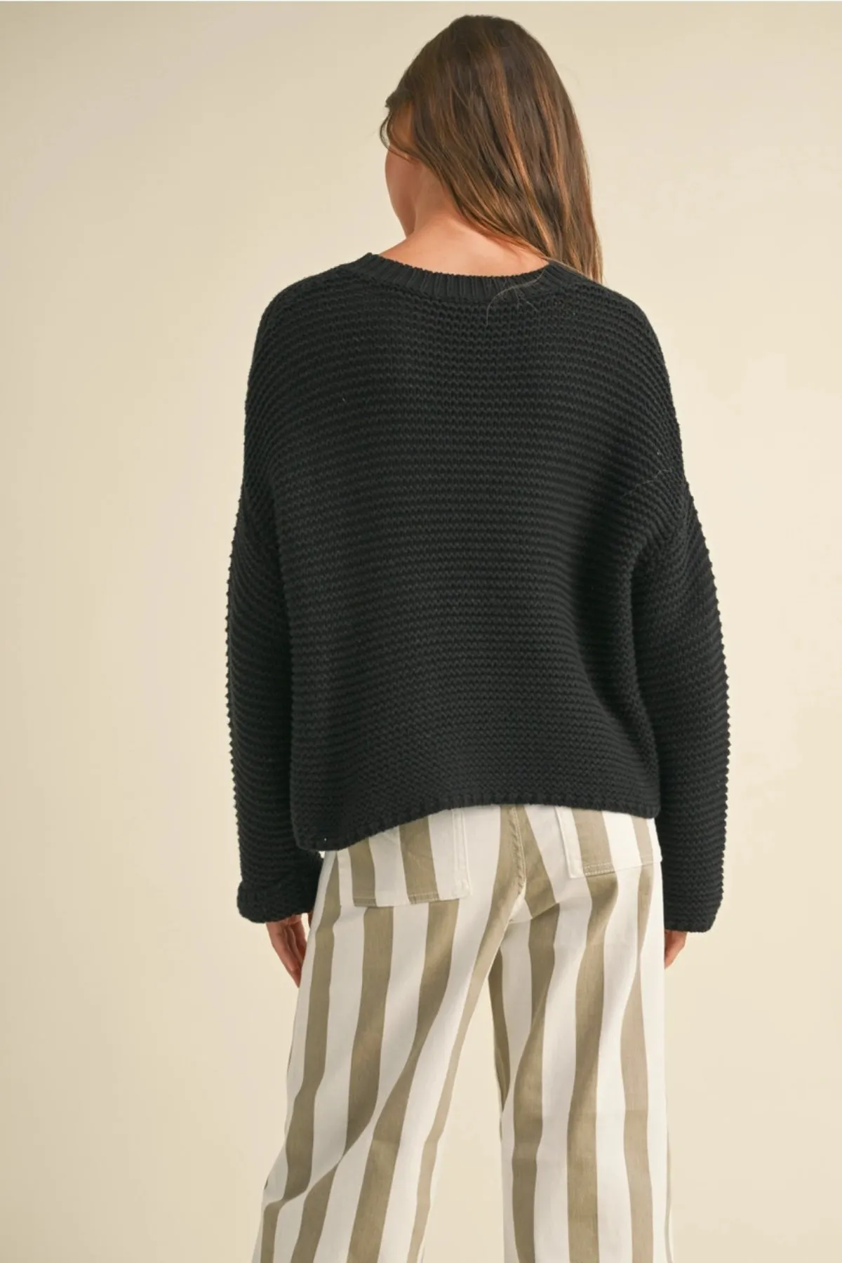Black Round Neck Knitted Sweater