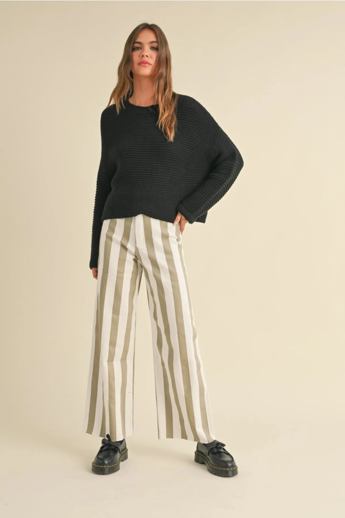 Black Round Neck Knitted Sweater