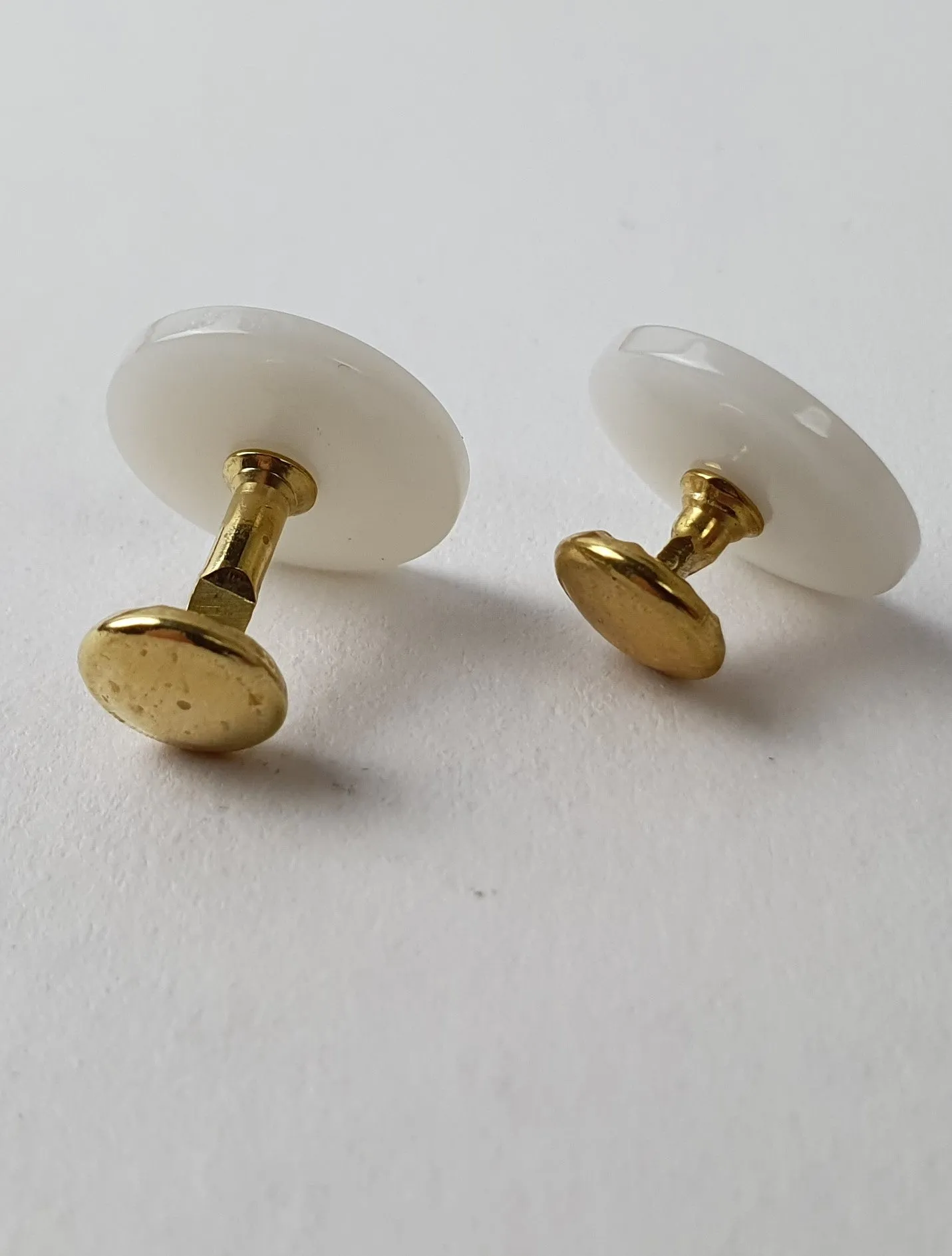 Collar studs (Back)