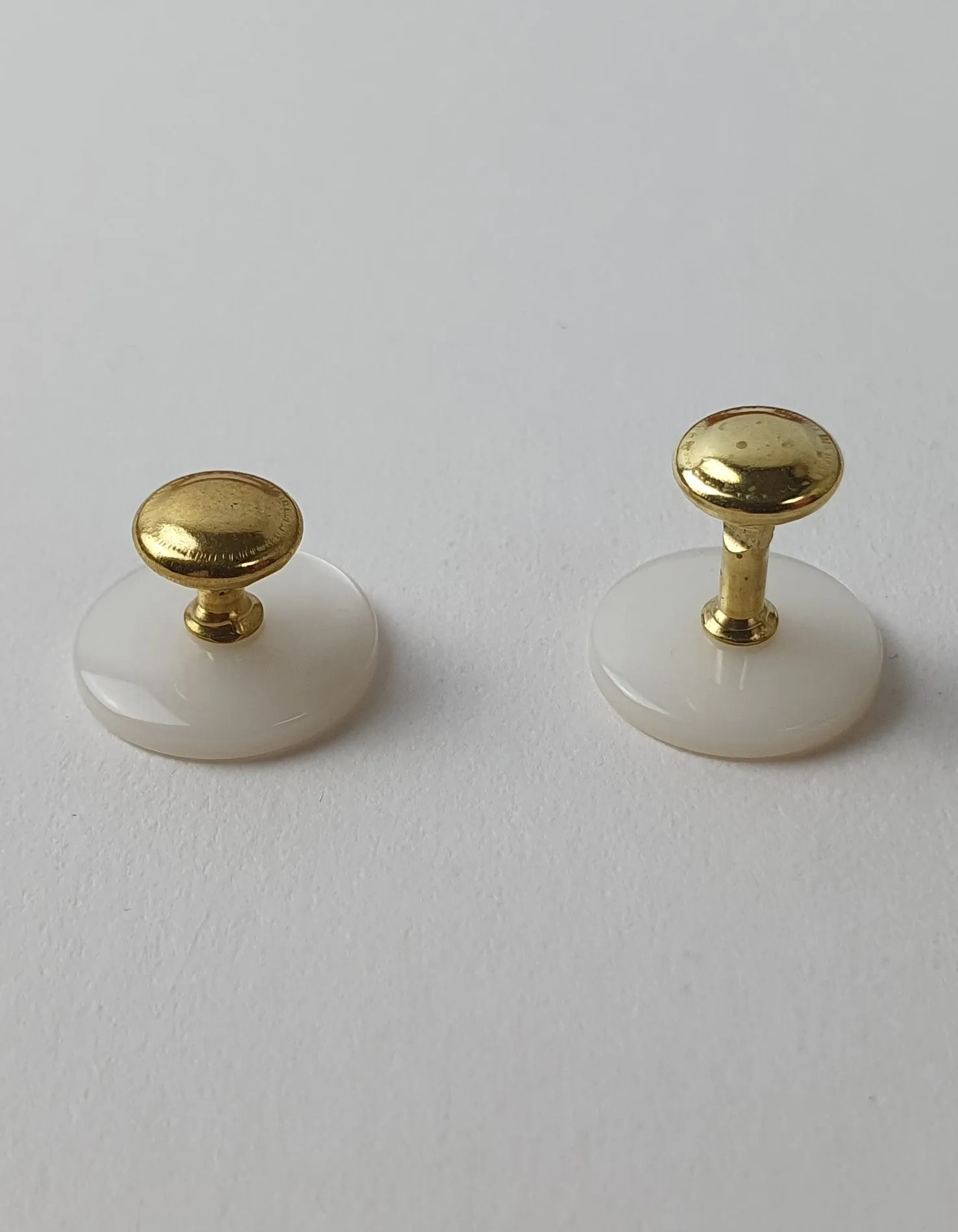 Collar studs (Back)