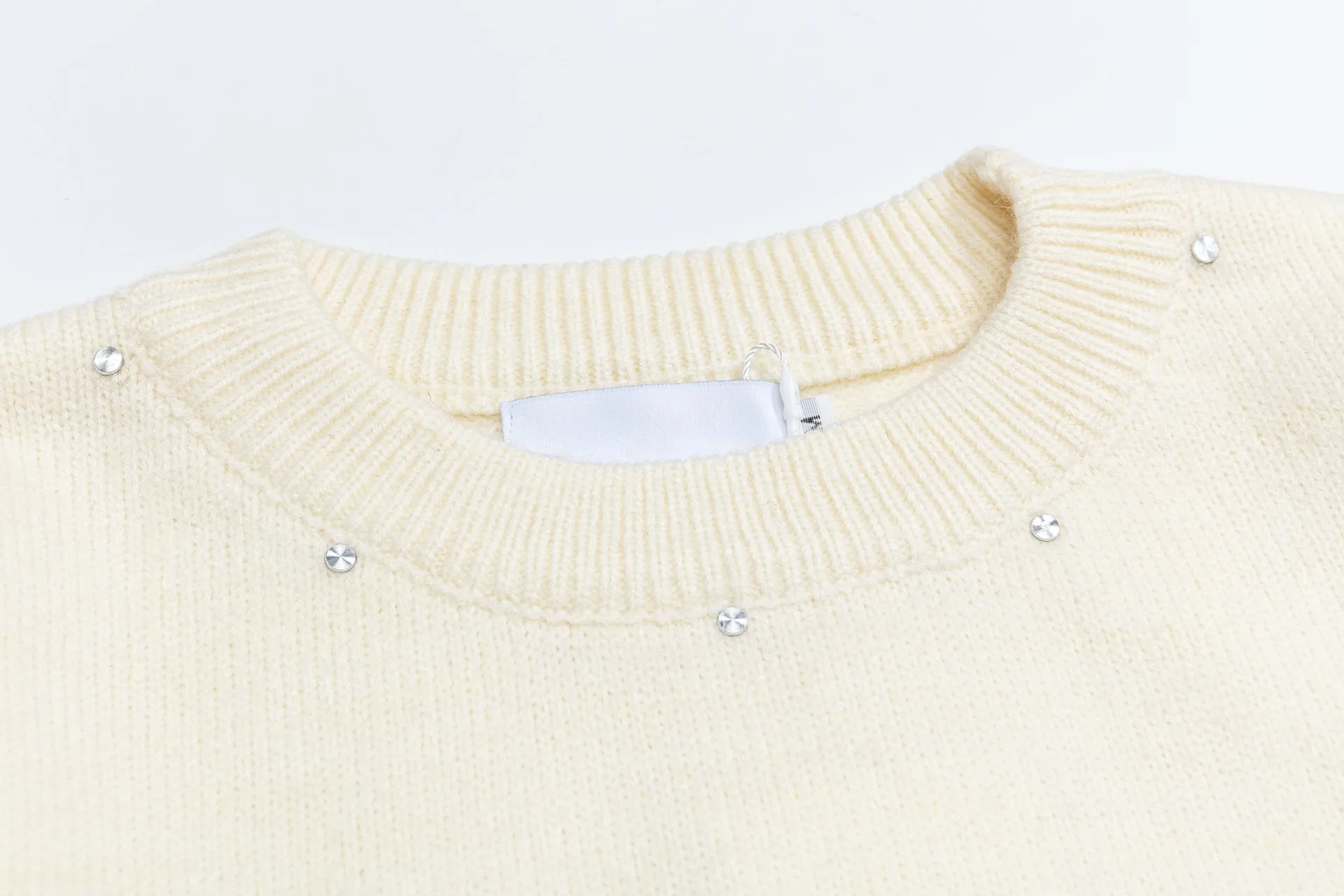 Faire Echo Distressed Design Knit Sweater