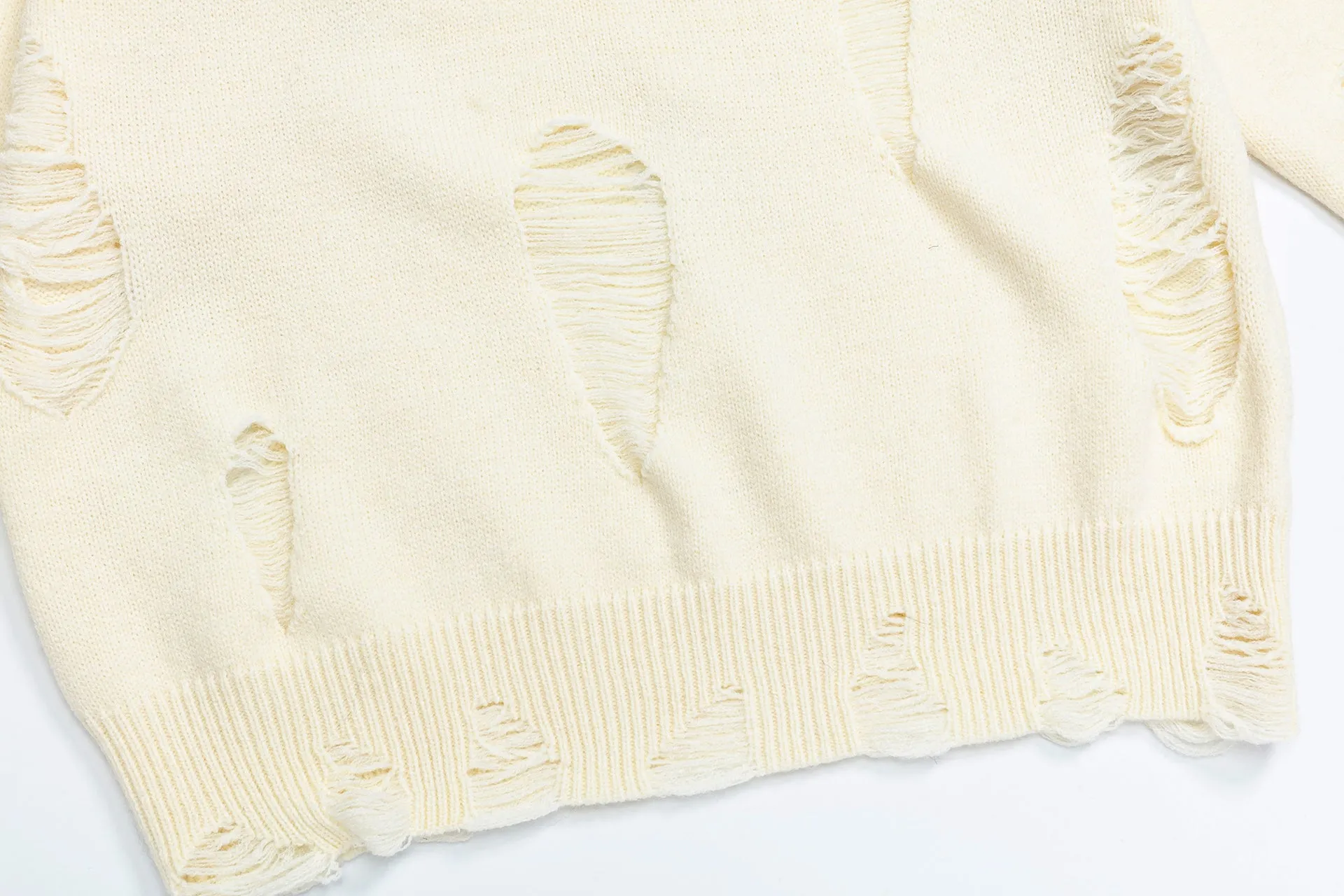 Faire Echo Distressed Design Knit Sweater