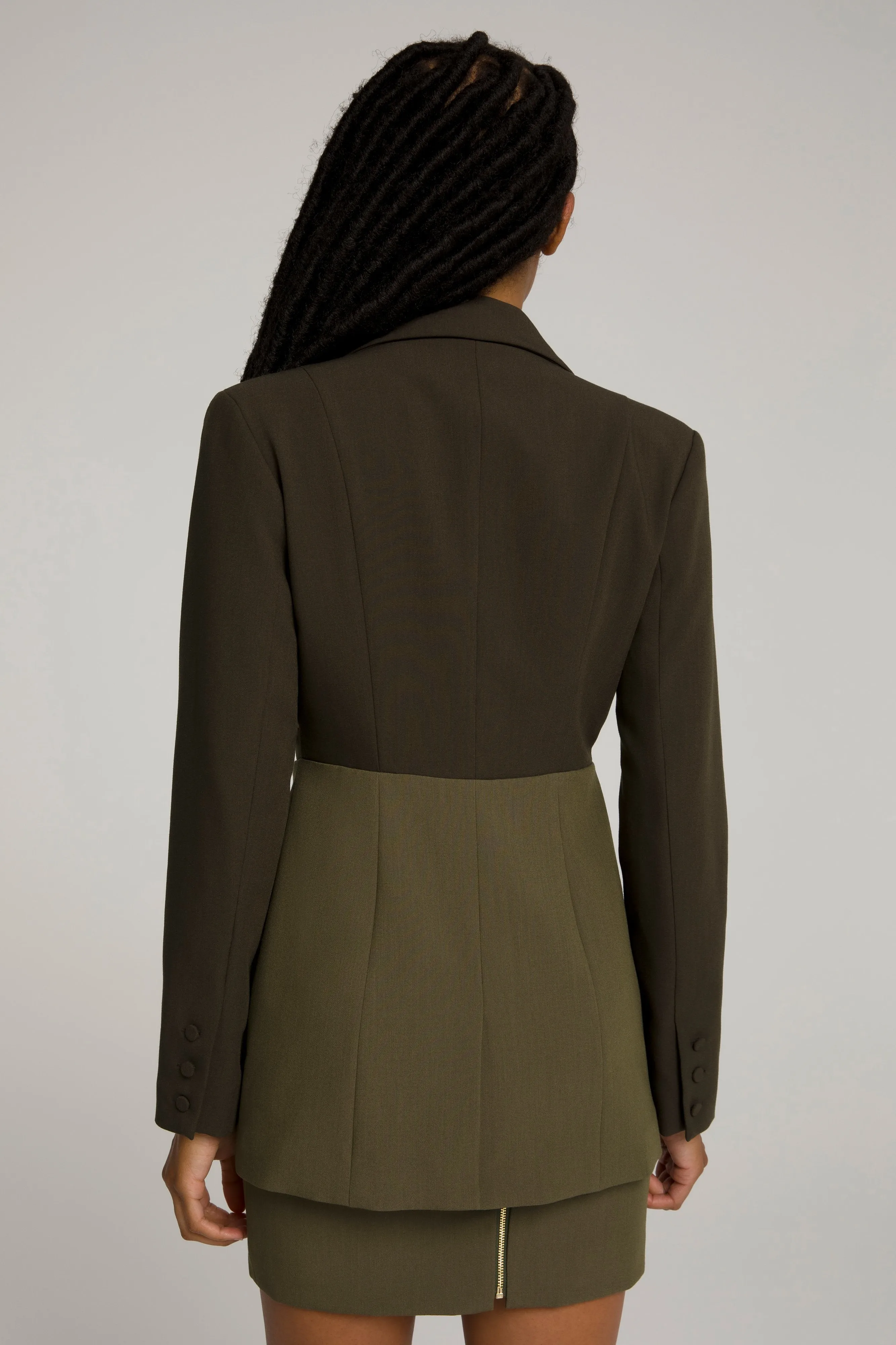 FIT & FLATTER BLAZER | SAGE001