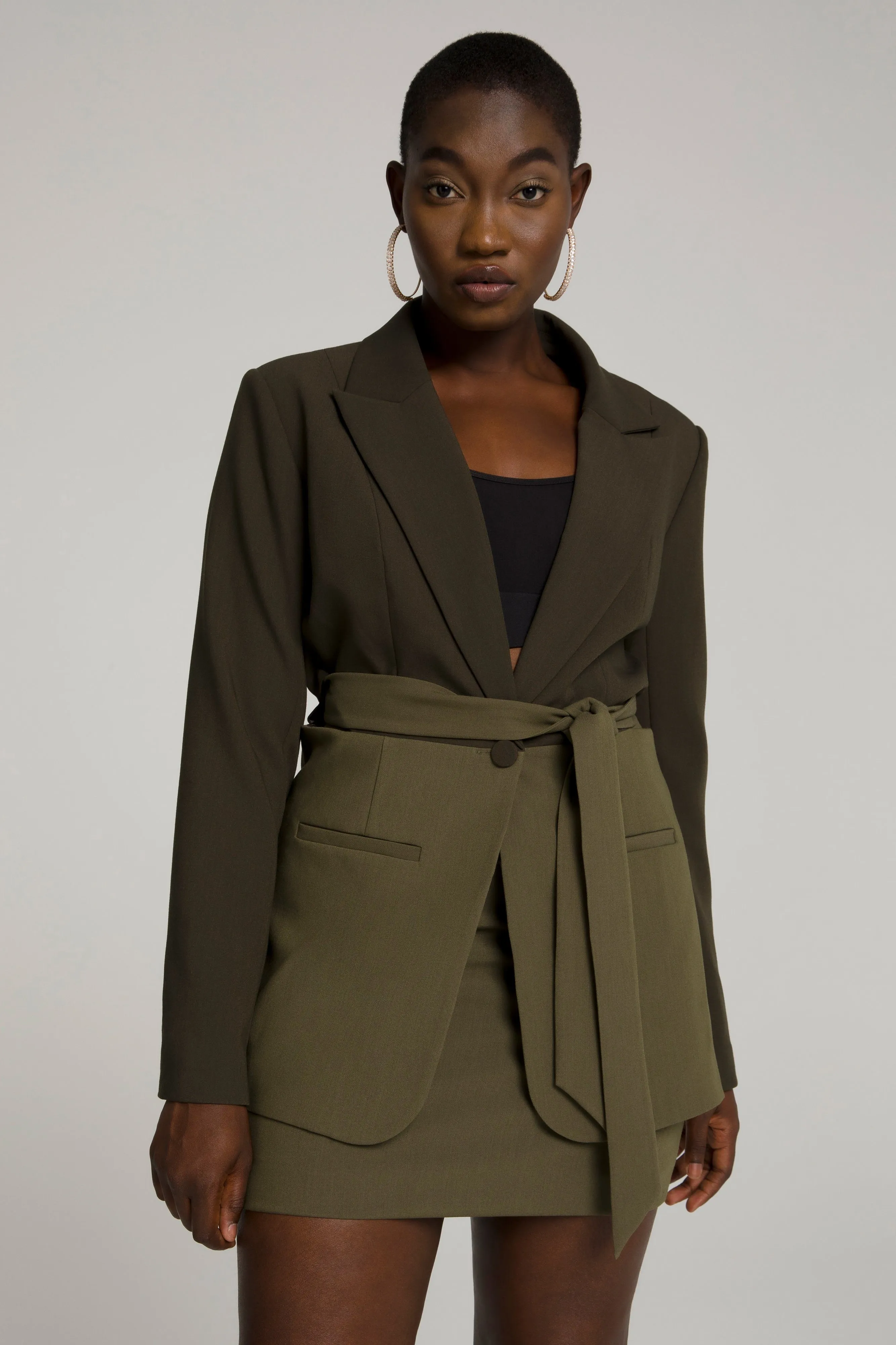 FIT & FLATTER BLAZER | SAGE001