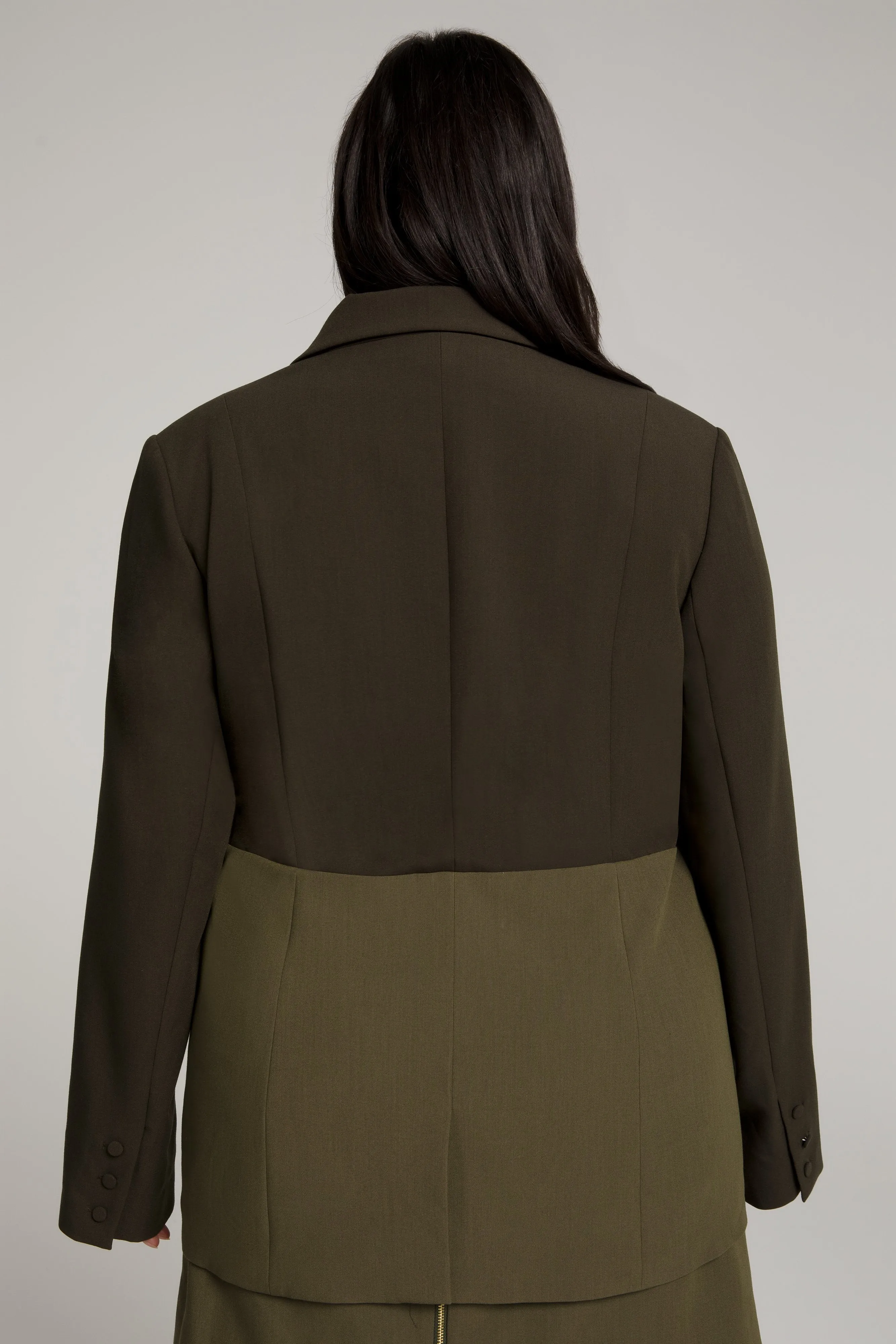 FIT & FLATTER BLAZER | SAGE001