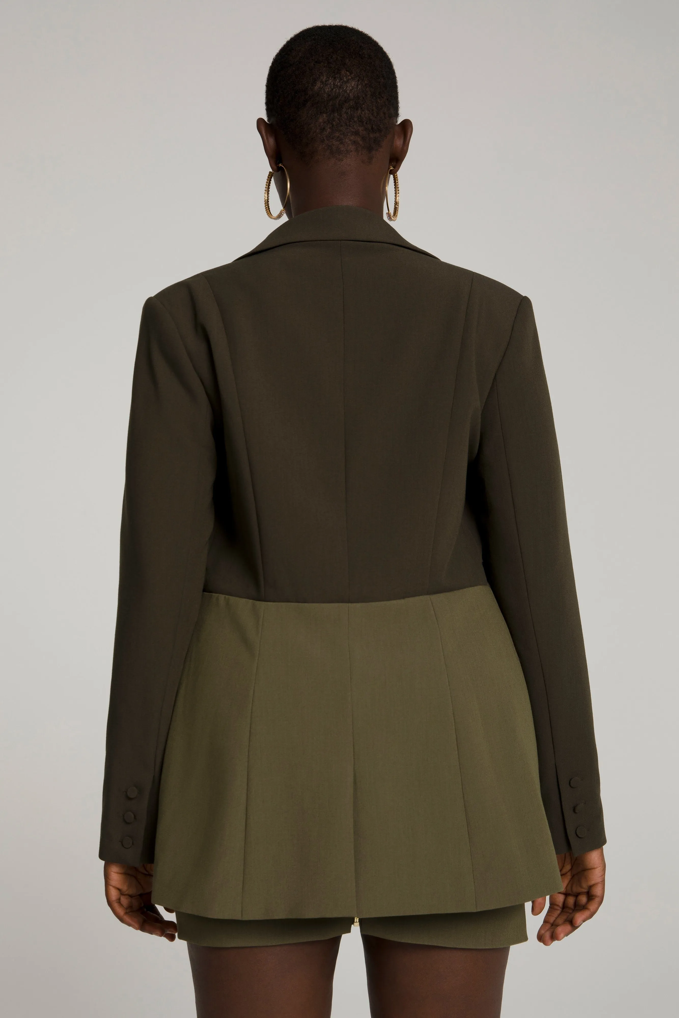 FIT & FLATTER BLAZER | SAGE001