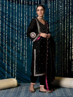Hunar - Black Embroidered  Chanderi Silk Kurta Set (Set of 3)