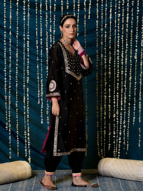 Hunar - Black Embroidered  Chanderi Silk Kurta Set (Set of 3)