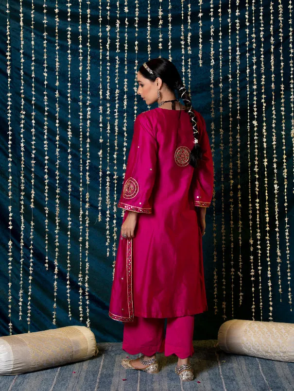 Hunar - Hot Pink Embroidered  Chanderi Silk Kurta Set (Set of 3)