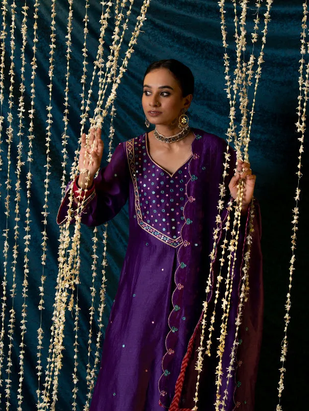 Hunar - Purple Embroidered  Chanderi Silk Kurta Set (Set of 3)