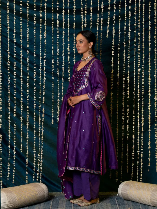 Hunar - Purple Embroidered  Chanderi Silk Kurta Set (Set of 3)