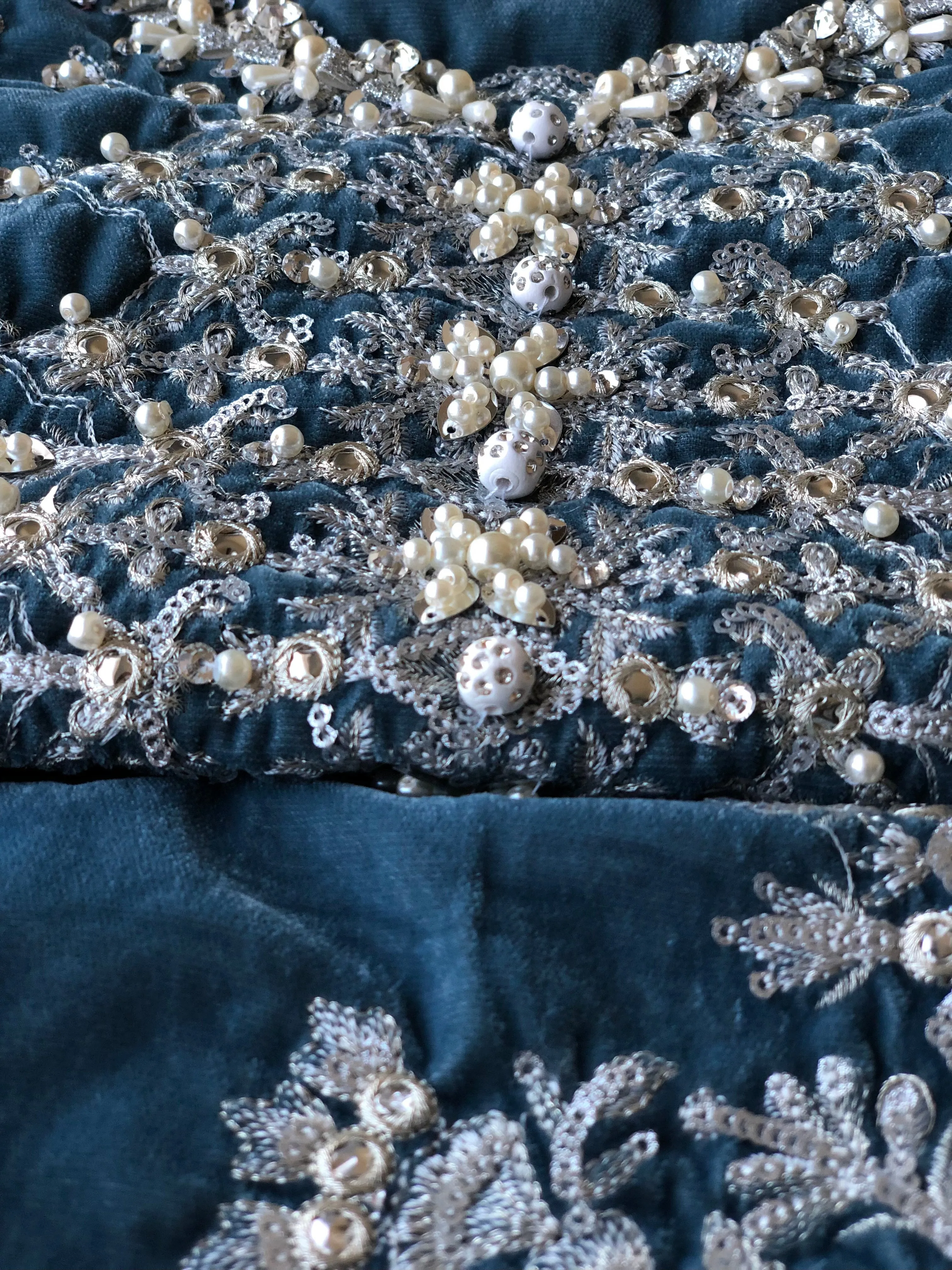 Mushq Tehzeeb Luxury Velvet Collection – Naryman