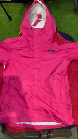 Patagonia Raincoat (piece-6)