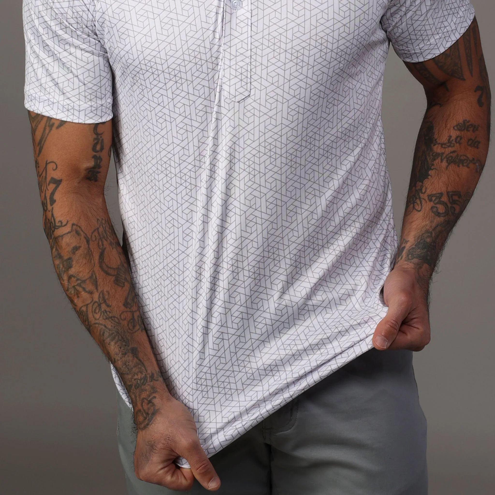 Semi-Spread Collar Polo White Geo