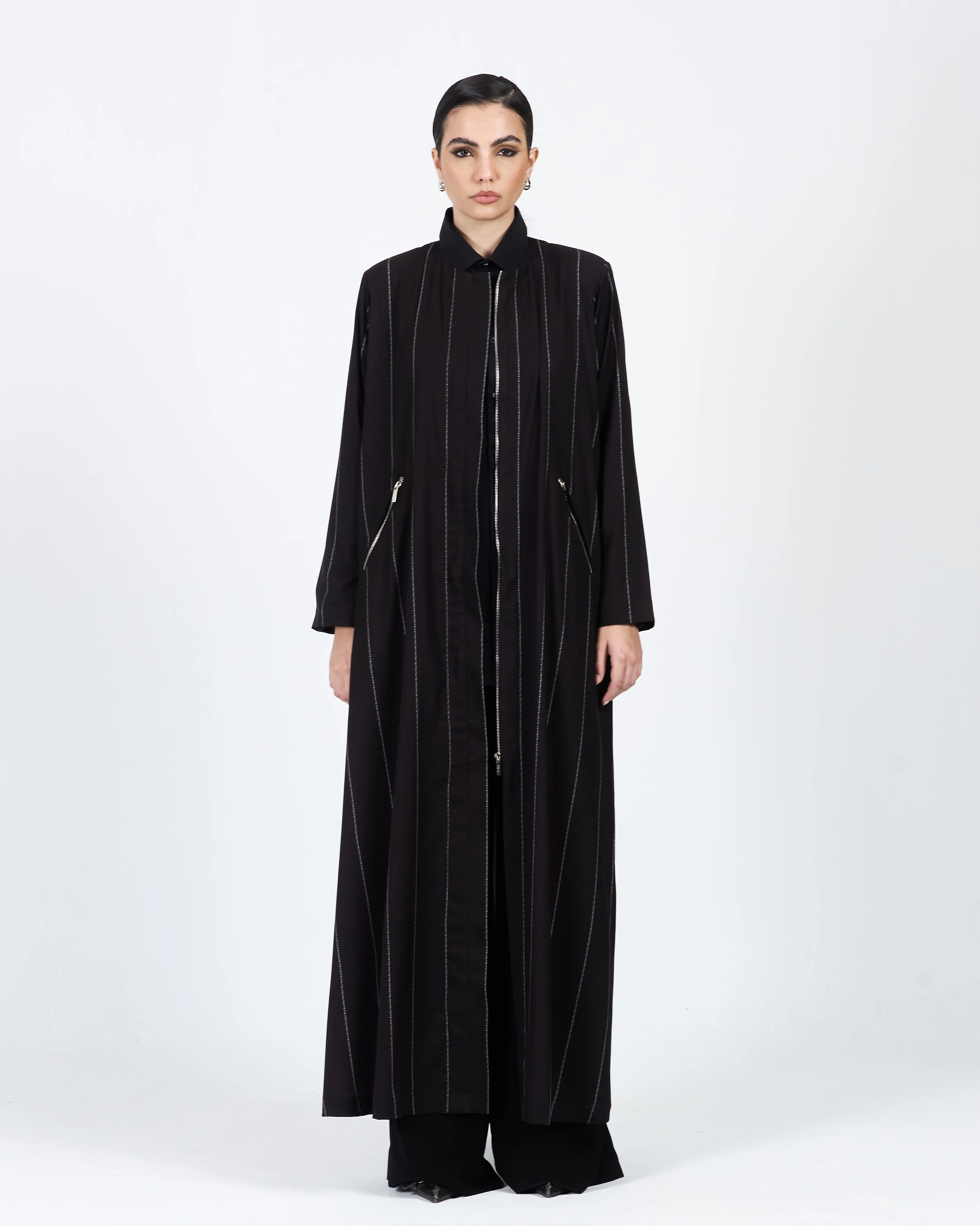 STRIPED DIAGONAL ZIPPER POCKET ABAYA