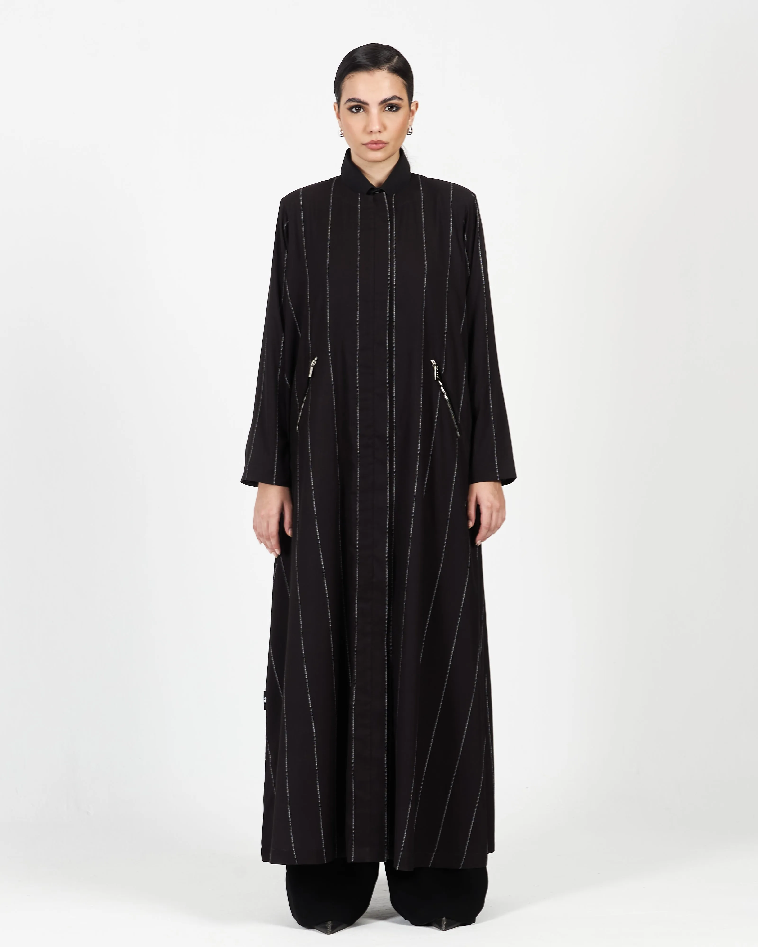 STRIPED DIAGONAL ZIPPER POCKET ABAYA