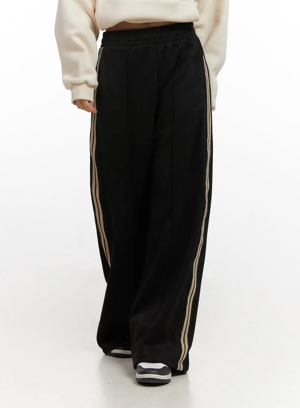 Suede Flared Wide Fit Pants CN428