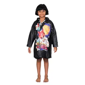 THE CLOWNFISH Toon Caper Series Kids Waterproof PVC Longcoat with Adjustable Hood & Extra Space for Backpack/Schoolbag Holding. Printed Plastic Pouch. Kid Age-6-7 years (Black)