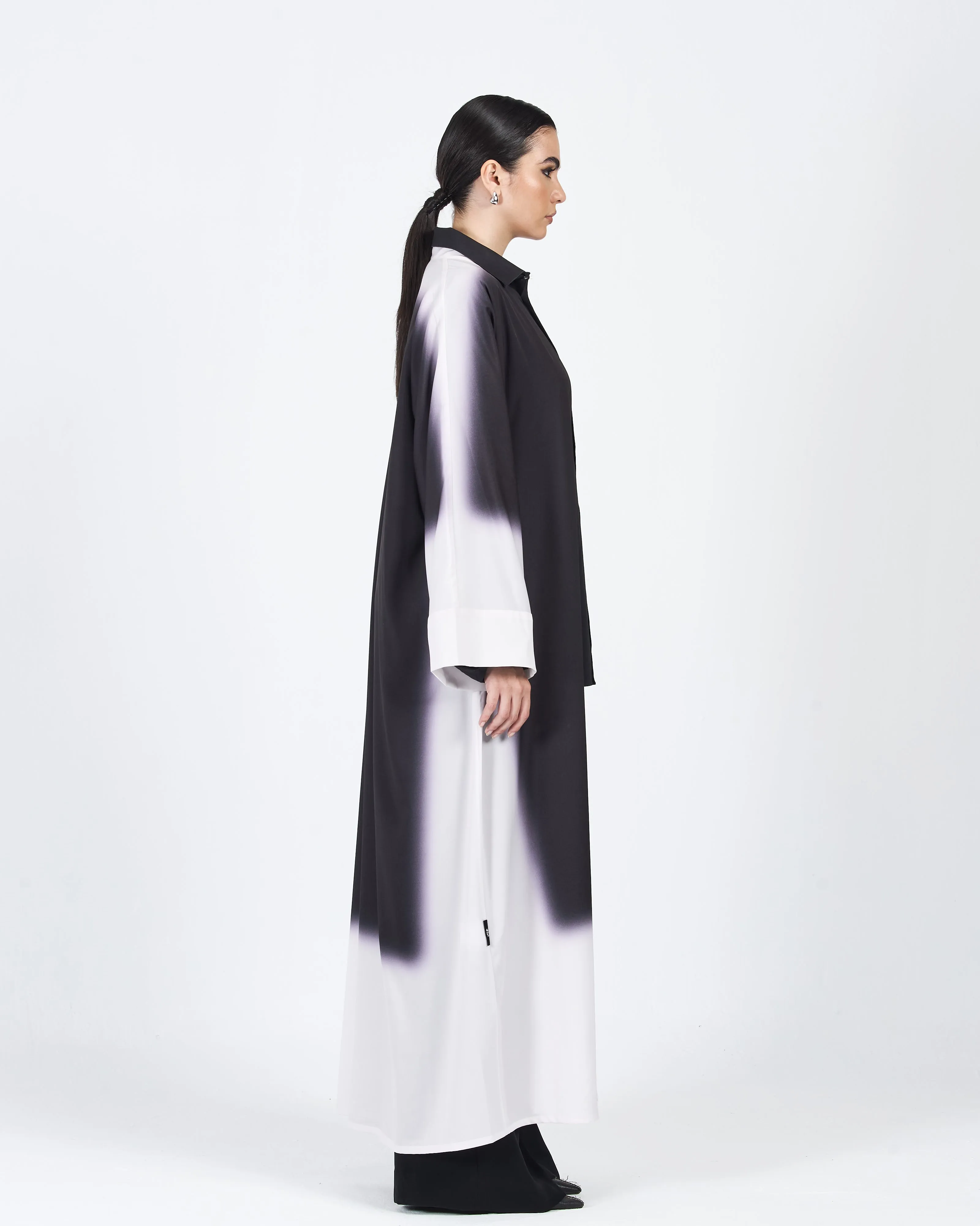 THE T-CUT CONTRAST ABAYA