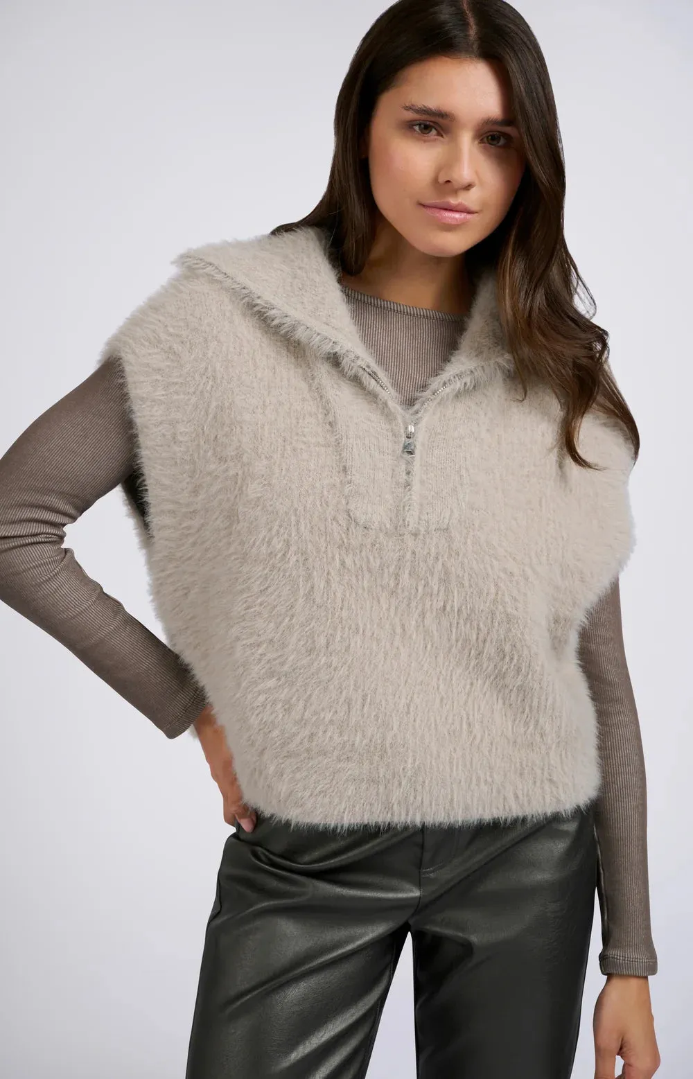 YAYA SLEEVELESS HALF ZIPPER DOVE GREY